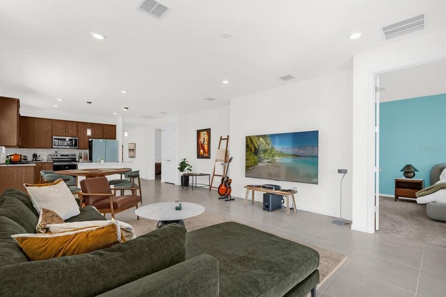 Furnished interior view inside a new home in Tohoqua Reserve, Kissimmee (Image 10).