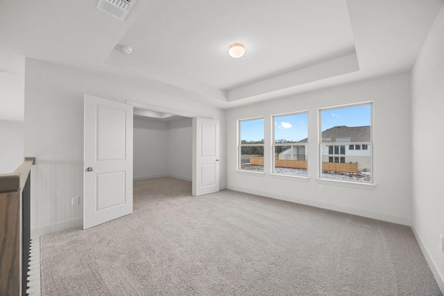 Spacious, unfurnished interior of a new home in Parmer Ranch, Georgetown (Image 23).