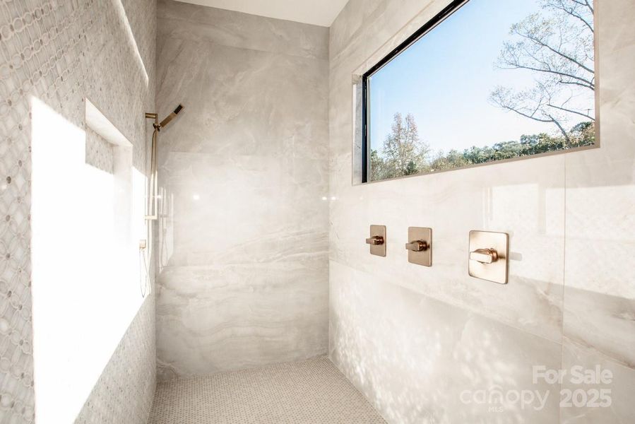 Image 39 of a home in .