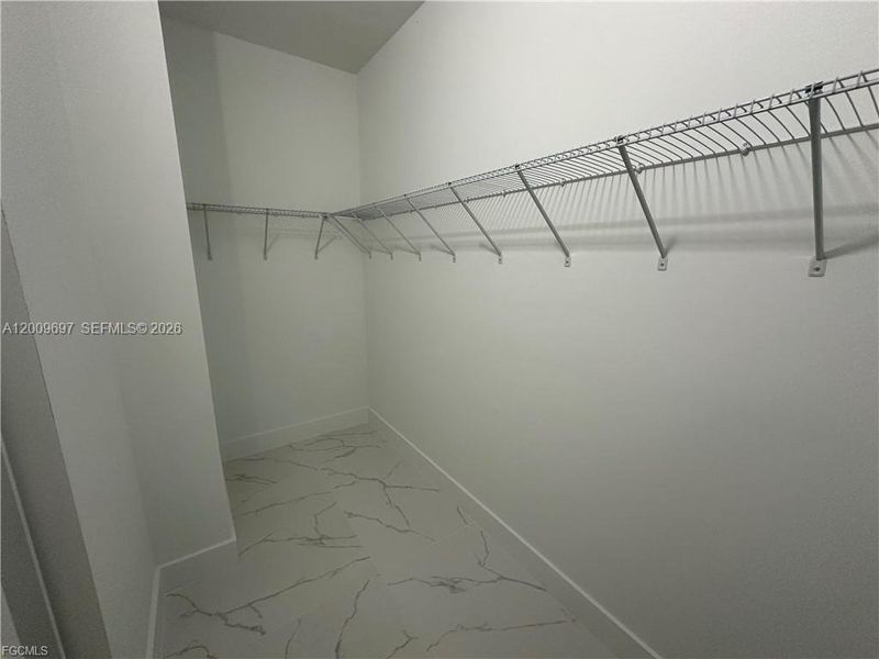 Spacious, unfurnished interior of a new home in , Lehigh Acres (Image 12).