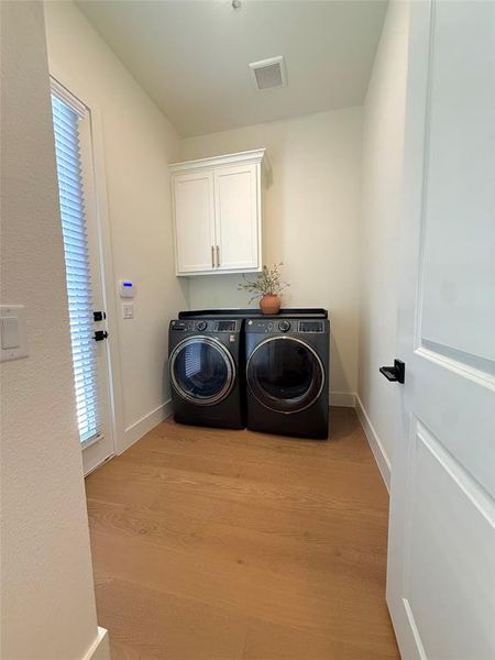 Close-up of interior finishes inside a home in , North Richland Hills (Image 9). Close-up of interior finishes inside a home in , North Richland Hills (Image 9).