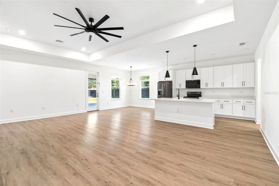 Spacious, unfurnished interior of a new home in , Spring Hill (Image 20).