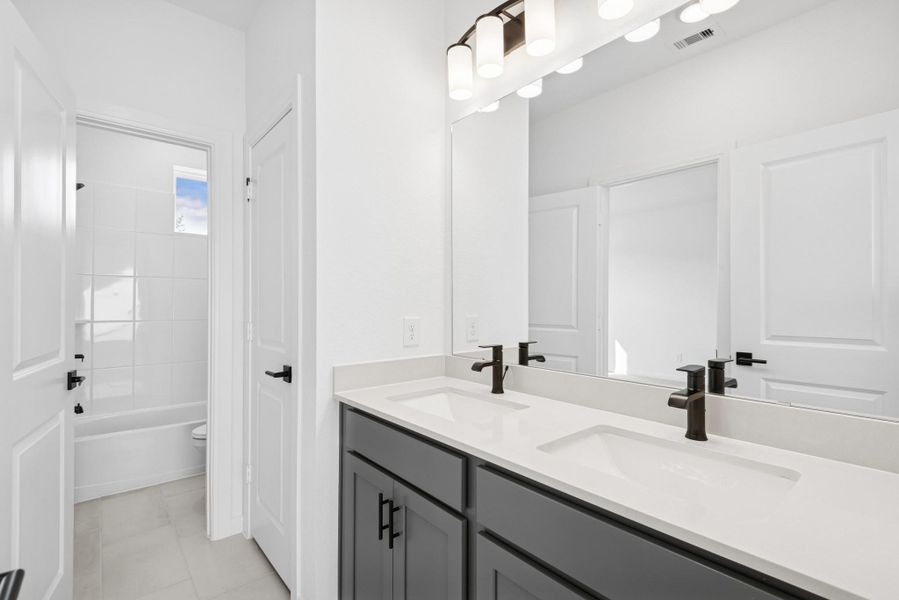 Furnished interior view inside a new home in The Grand Prairie 50’, Hockley (Image 14). Furnished interior view inside a new home in The Grand Prairie 50’, Hockley (Image 14).