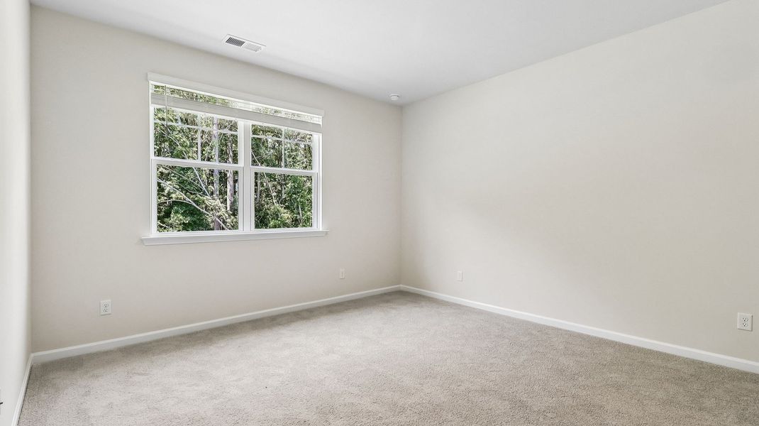 Spacious, unfurnished interior of a new home in Sease's Pond, Gilbert (Image 15).