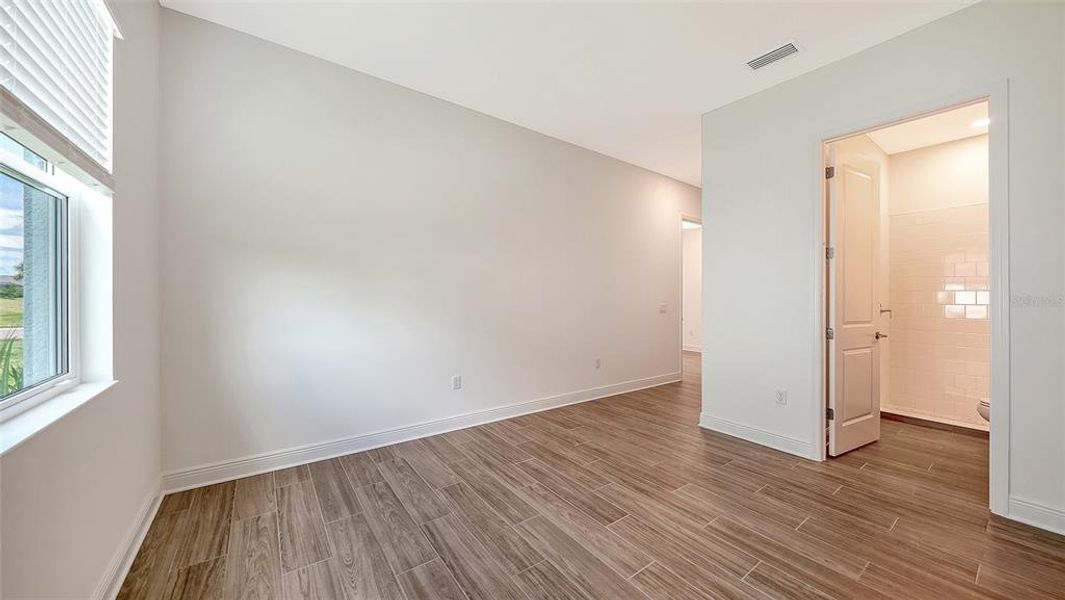 Spacious, unfurnished interior of a new home in Canoe Creek, Parrish (Image 27). Spacious, unfurnished interior of a new home in Canoe Creek, Parrish (Image 27).