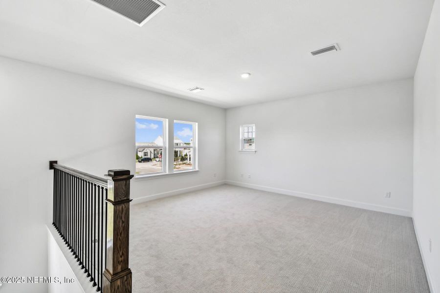 Spacious, unfurnished interior of a new home in Seven Pines 50' Front Entry, Jacksonville (Image 20).