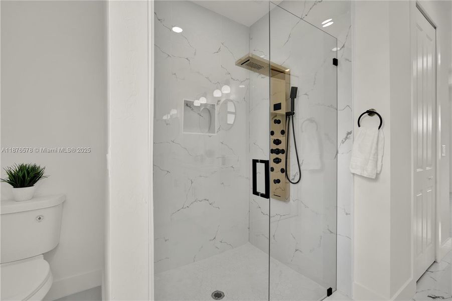 Image 34 of a home in .