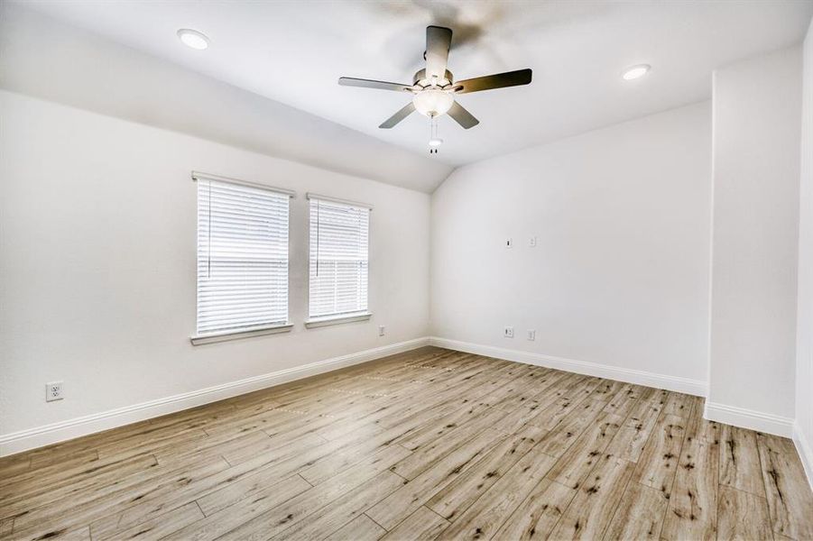 Spacious, unfurnished interior of a new home in Heartland, Heartland (Image 28).