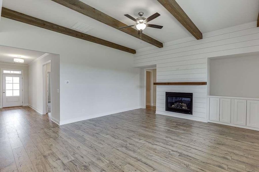 Spacious, unfurnished interior of a new home in , Jefferson (Image 39).