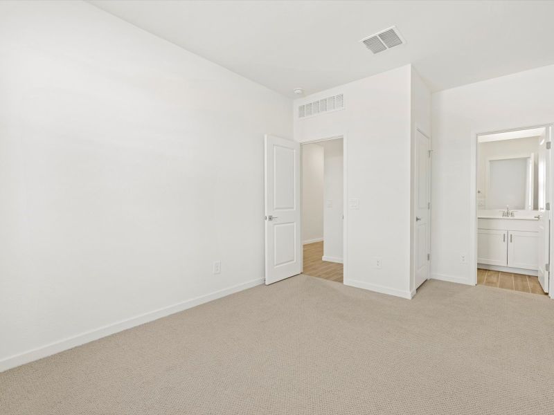 Spacious, unfurnished interior of a new home in Bella Vista Farms Estate Series, San Tan Valley (Image 13).