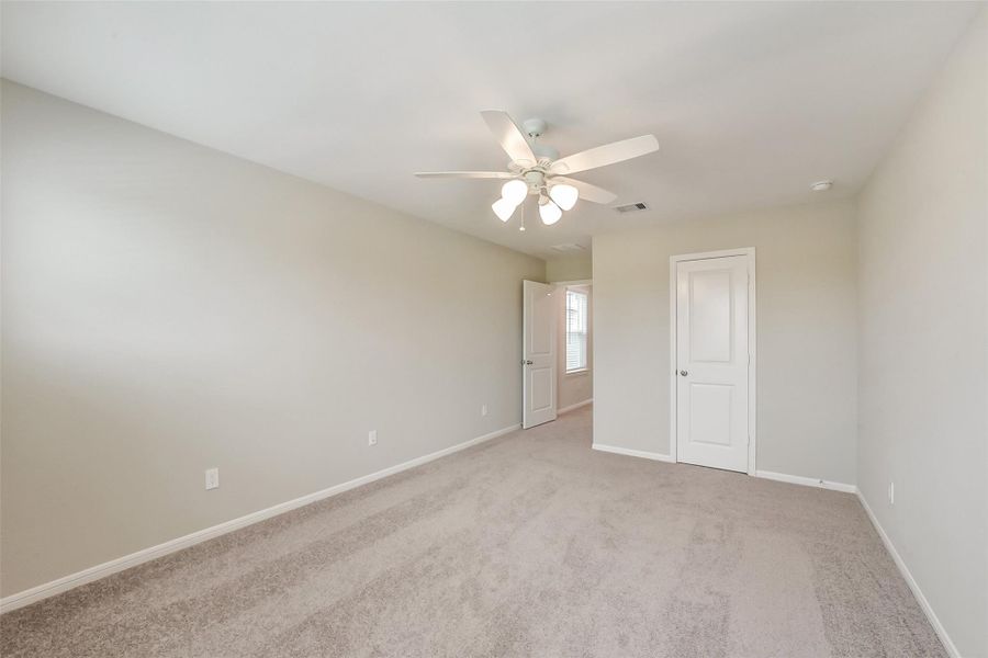 Spacious, unfurnished interior of a new home in , Houston (Image 18).