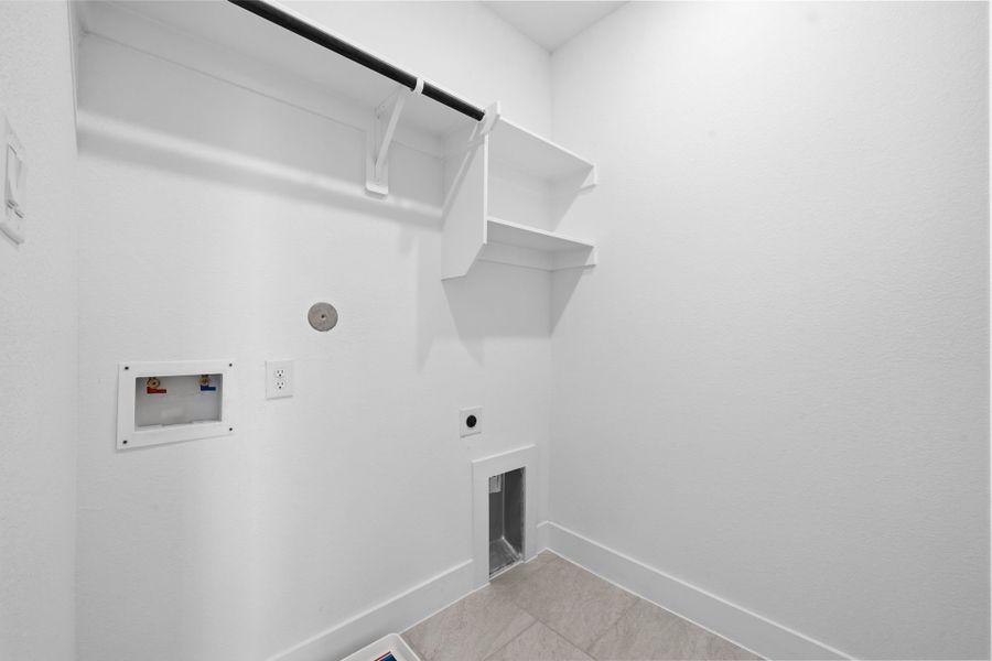 Spacious, unfurnished interior of a new home in Bridgeland, Cypress (Image 24).