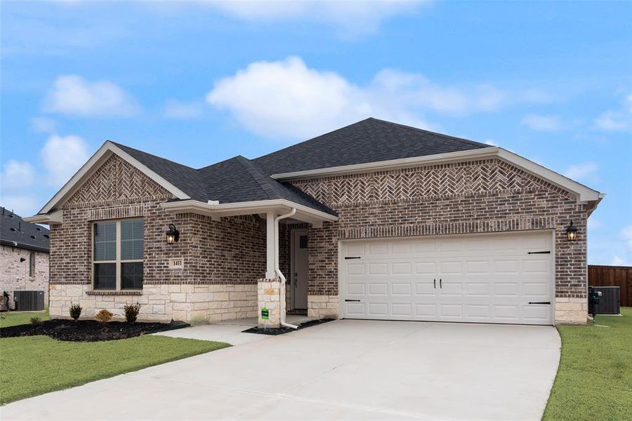 Front exterior of a new home in Walden Pond, Forney, TX, highlighting curb appeal (Image 21).