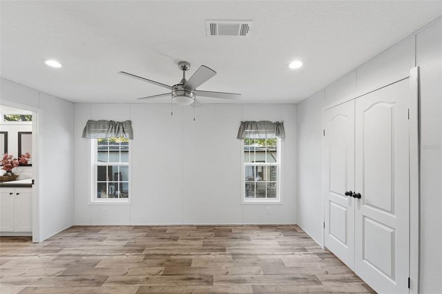 Spacious, unfurnished interior of a new home in , Deland (Image 32).