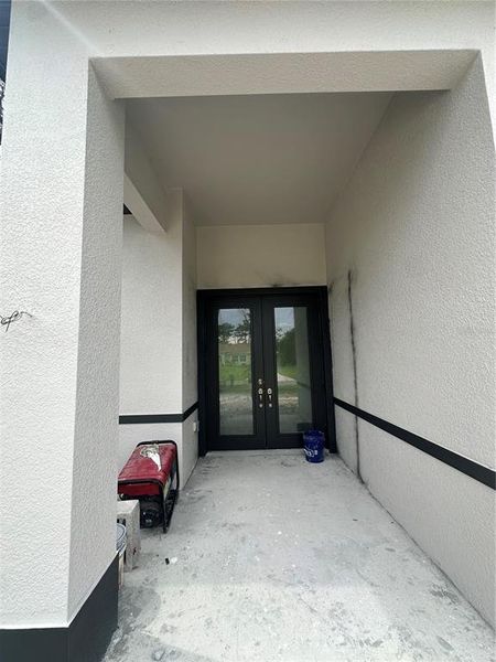 Exterior details and patio area of a home in , North Port (Image 3).