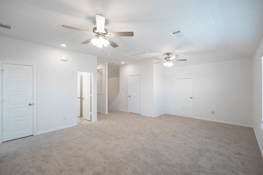 Spacious, unfurnished interior of a new home in Stark Farms, Denton (Image 26). Spacious, unfurnished interior of a new home in Stark Farms, Denton (Image 26).