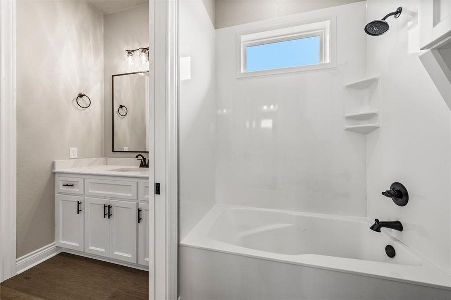 Furnished interior view inside a new home in , Gatesville (Image 16).