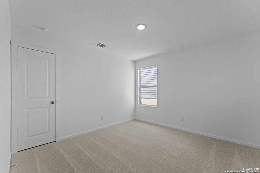 Spacious, unfurnished interior of a new home in Lodi Grove, Floresville (Image 21). Spacious, unfurnished interior of a new home in Lodi Grove, Floresville (Image 21).