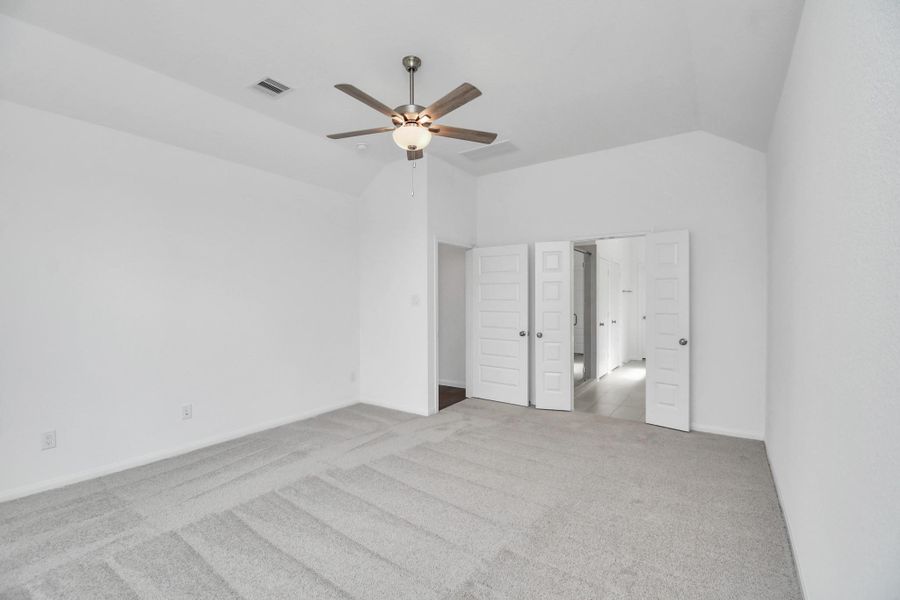 Spacious, unfurnished interior of a new home in 50' Traditional Homes at Elyson, Katy (Image 15). Spacious, unfurnished interior of a new home in 50' Traditional Homes at Elyson, Katy (Image 15).