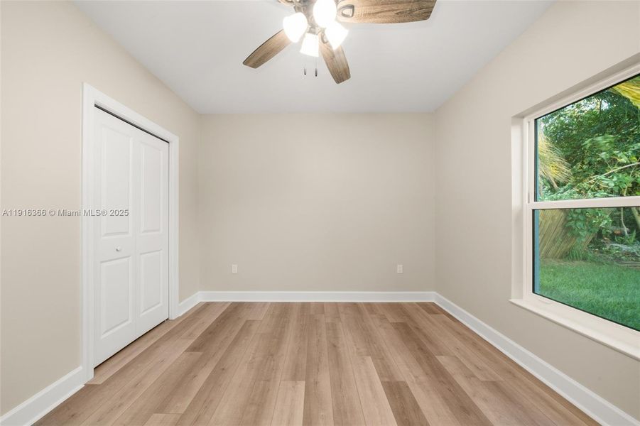 Spacious, unfurnished interior of a new home in , Sebring (Image 33).