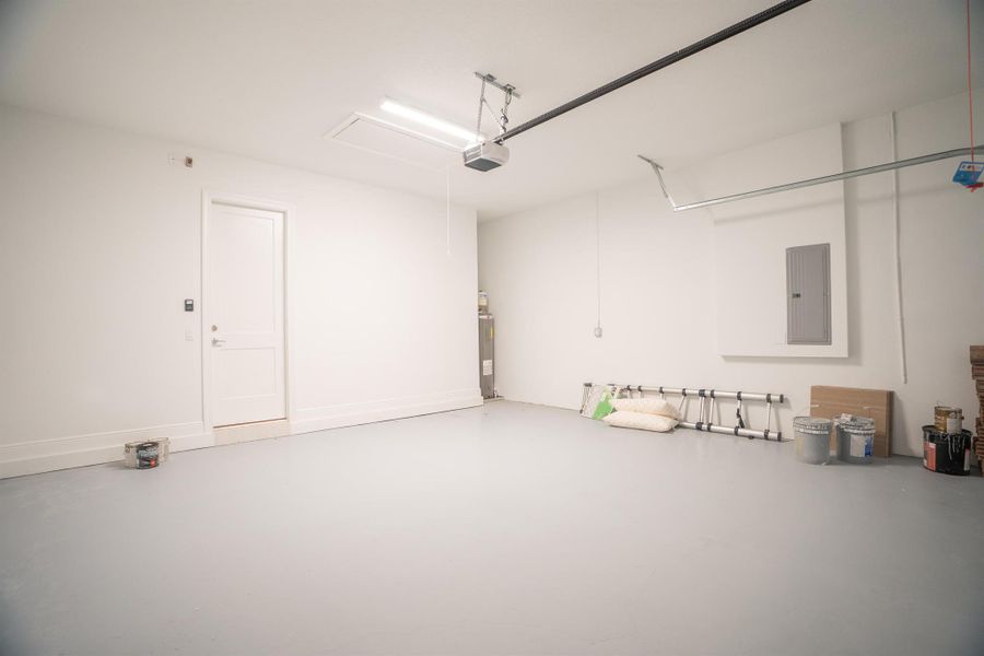 Spacious, unfurnished interior of a new home in , Port St. Lucie (Image 24).