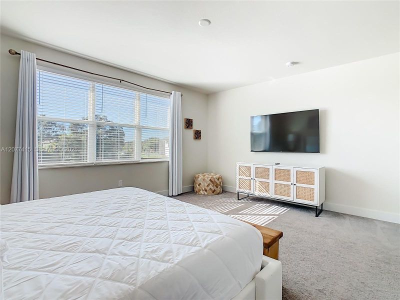 Furnished interior view inside a new home in , Clermont (Image 31).
