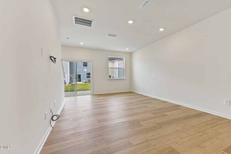 9-web-or-mls-Chrys St-S0205-009