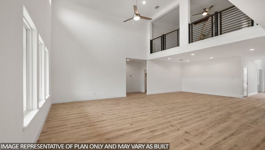 Representative unfurnished interior of a home built from the 3171 by D.R. Horton in River Ranch Estates, Dayton (Image 22).