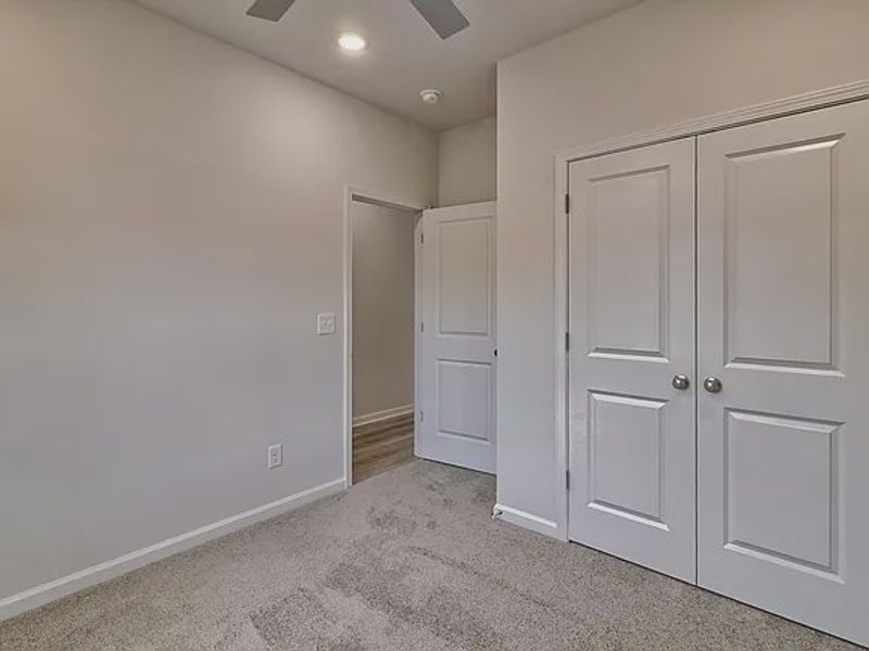 Spacious, unfurnished interior of a new home in Amber Hill, West Columbia (Image 15).