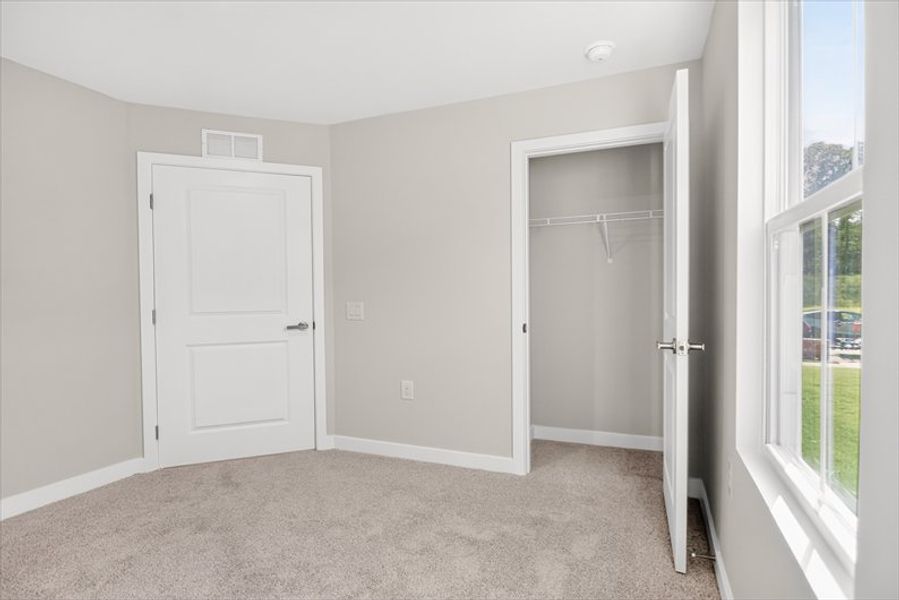 Spacious, unfurnished interior of a new home in Waverly Springs, Woodruff (Image 14).