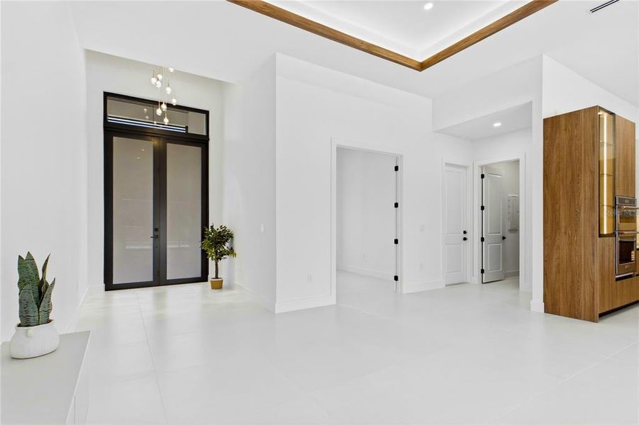 Spacious, unfurnished interior of a new home in , Cape Coral (Image 38).