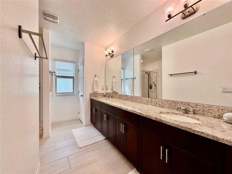 Furnished interior view inside a new home in Waterleigh, Winter Garden (Image 17). Furnished interior view inside a new home in Waterleigh, Winter Garden (Image 17).