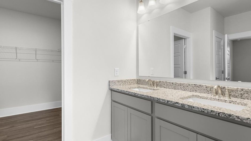 Image 32 of a home in Rolling Hills.