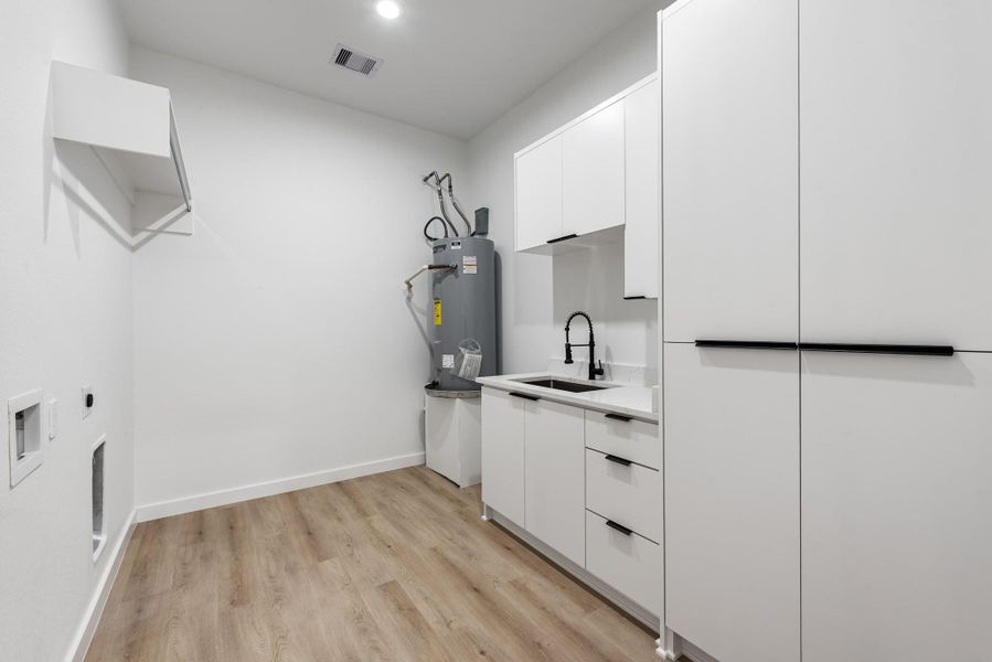 Furnished interior view inside a new home in , Anderson (Image 13).