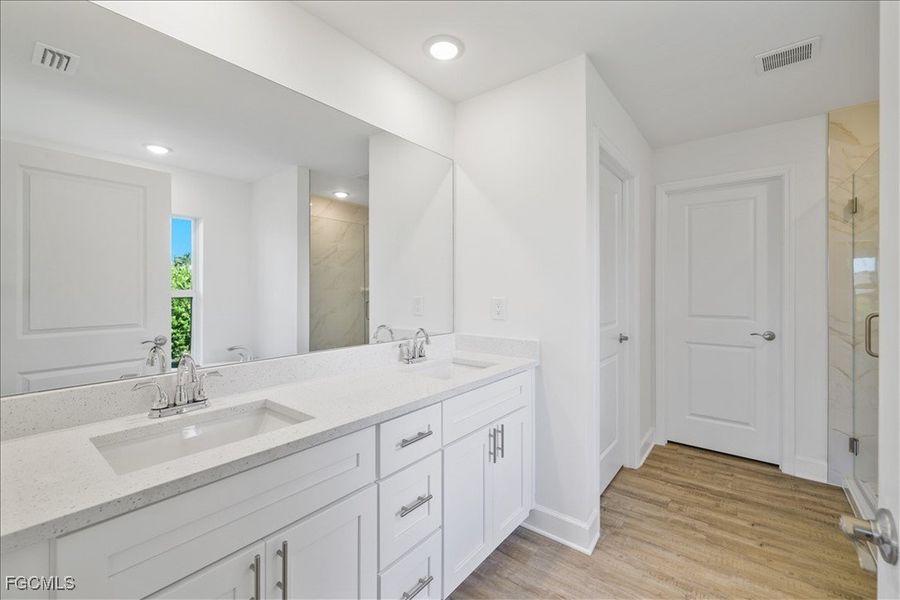 Furnished interior view inside a new home in Cape Coral, Cape Coral (Image 10).