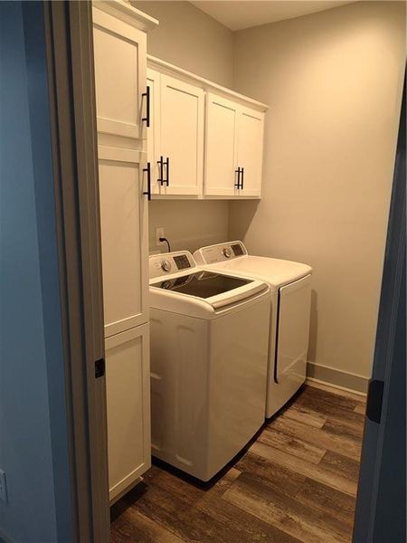 Furnished interior view inside a new home in , Dallas (Image 11).