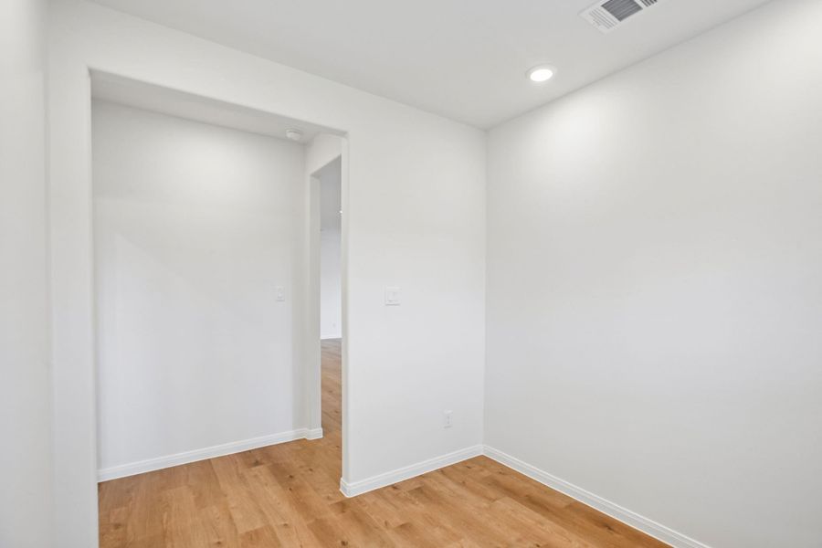 Spacious, unfurnished interior of a new home in , Dayton (Image 24).