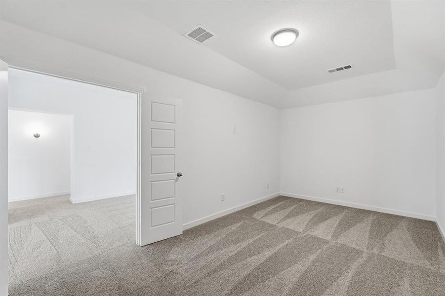 Spacious, unfurnished interior of a new home in Sandbrock Ranch, Aubrey (Image 24). Spacious, unfurnished interior of a new home in Sandbrock Ranch, Aubrey (Image 24).