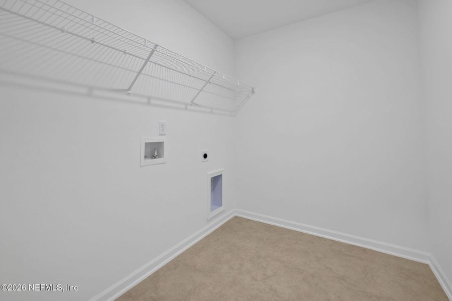 Spacious, unfurnished interior of a new home in Amberly, Green Cove Springs (Image 34).