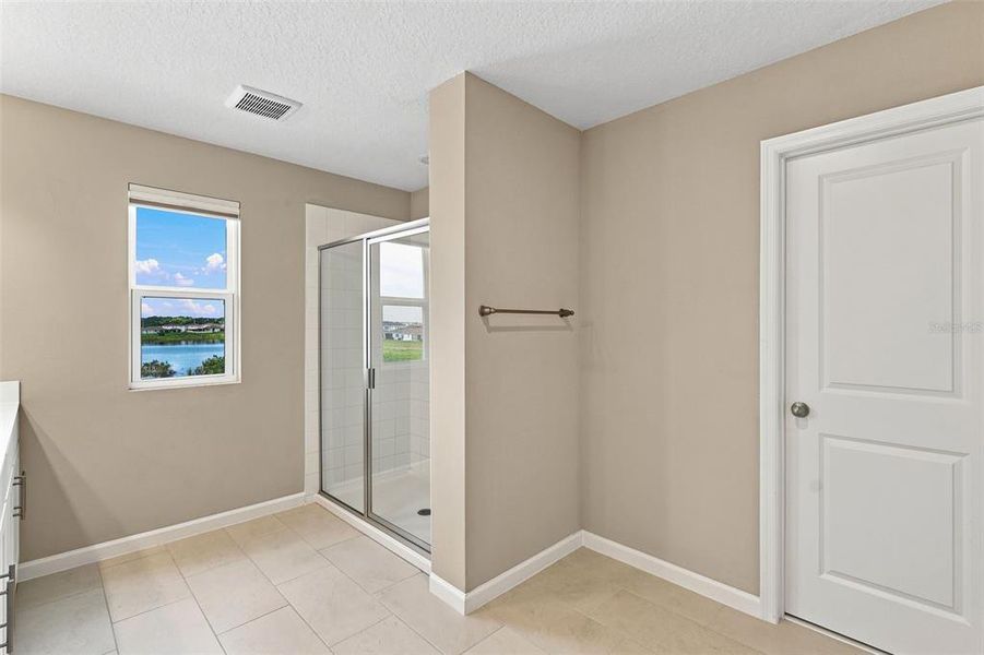Spacious, unfurnished interior of a new home in Seasons at Eden Hills, Lake Alfred (Image 23). Spacious, unfurnished interior of a new home in Seasons at Eden Hills, Lake Alfred (Image 23).