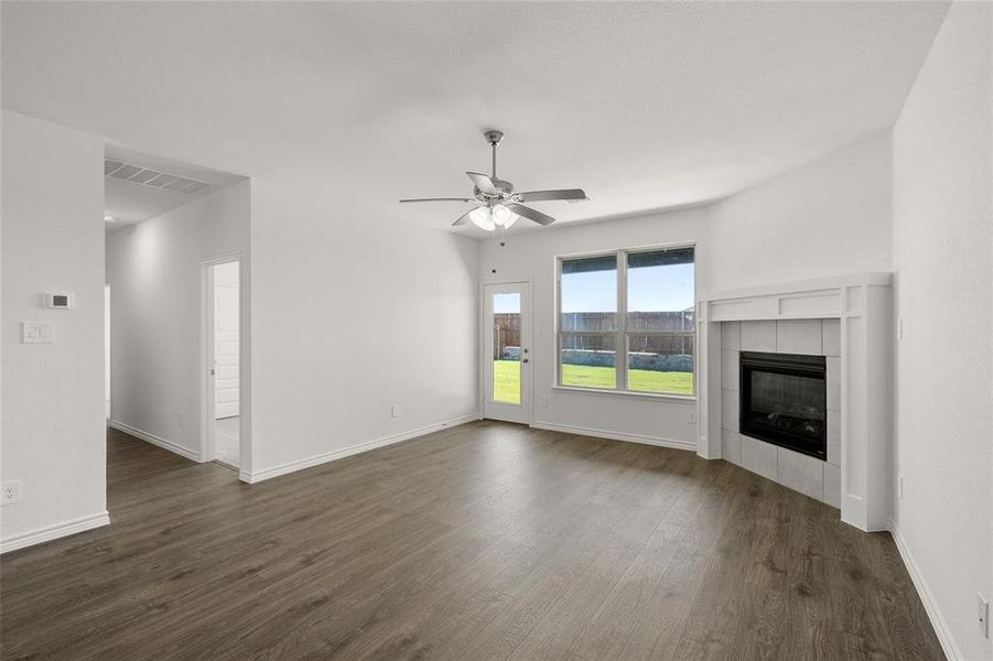 Spacious, unfurnished interior of a new home in Baker Farms, Cleburne (Image 25). Spacious, unfurnished interior of a new home in Baker Farms, Cleburne (Image 25).