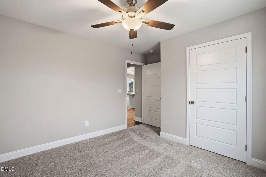 21-web-or-mls-244 Rae St-64