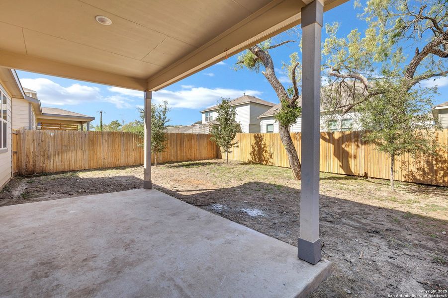 Exterior details and patio area of a home in Blue Ridge Ranch, San Antonio (Image 18).