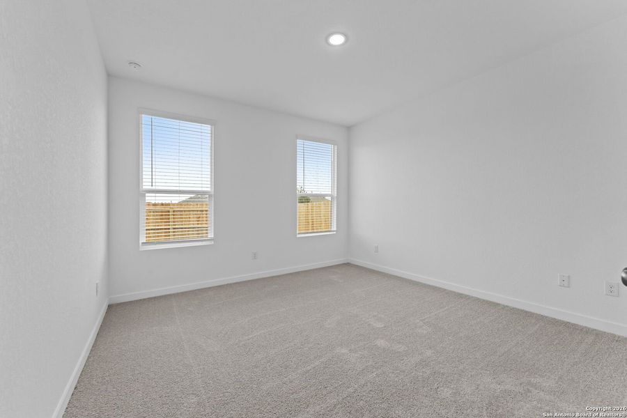 Spacious, unfurnished interior of a new home in Voss Farms, New Braunfels (Image 14).