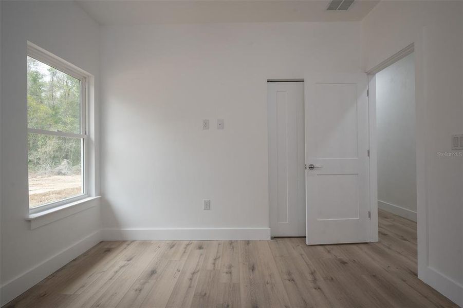 Spacious, unfurnished interior of a new home in , Archer (Image 13).