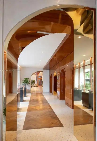 Community amenities in Mr. C Residences, Miami (Image 42).