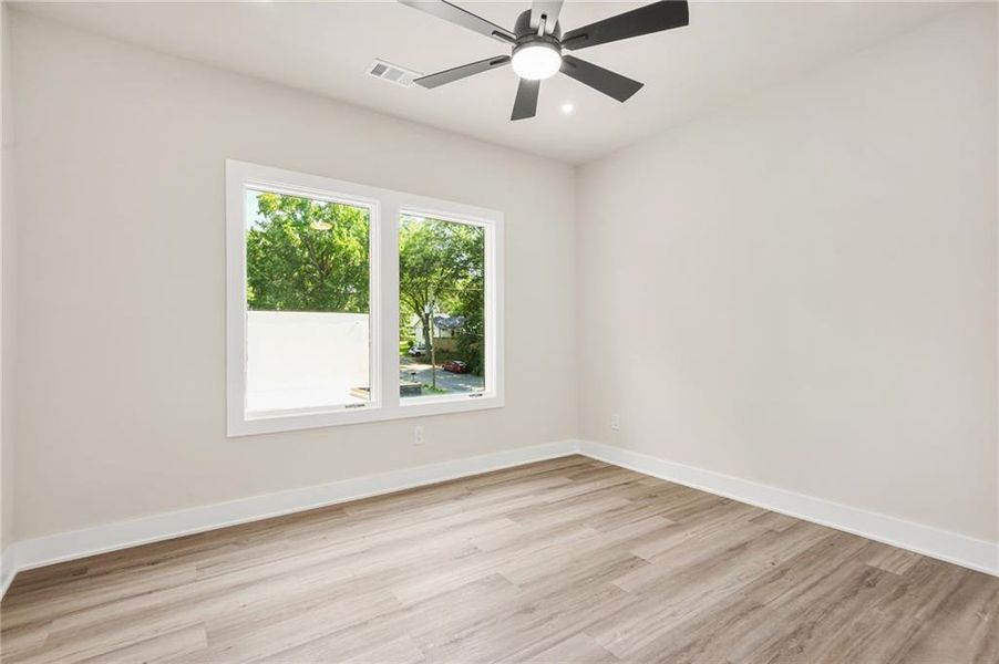 Spacious, unfurnished interior of a new home in , Atlanta (Image 25).
