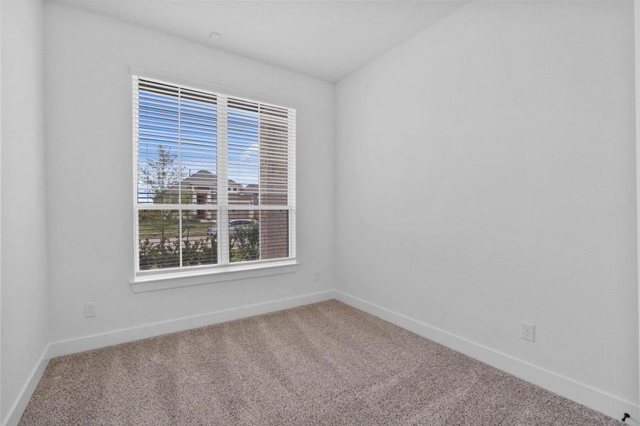 Spacious, unfurnished interior of a new home in Wildrye 45', Waller (Image 18).