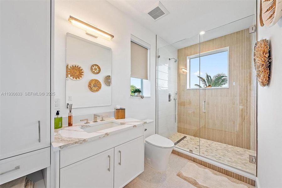 Furnished interior view inside a new home in , Fort Pierce (Image 23).