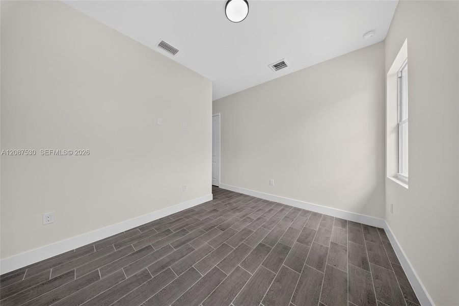 Spacious, unfurnished interior of a new home in , Lehigh Acres (Image 25).